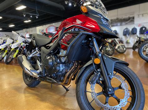 The honda cb500x weighs 199 kg and has a fuel tank capacity of 17 liters. 2017 HONDA CB500X