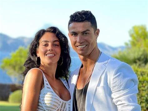 Cristiano Ronaldos Girlfriend Georgina Rodriguez Sparks Pregnancy Images And Photos Finder
