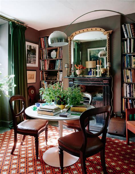 These homes are often the embodiment of the concept of english properness and order, as they feature an. The playfully traditional Georgian house of Jack Laver ...