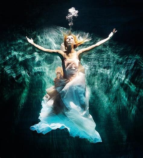 The Amazing Grace Of Underwater Portraits Underwater Portrait