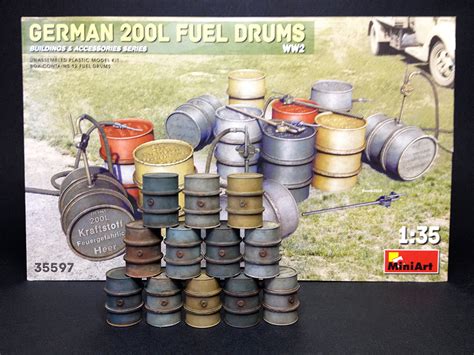 35597 German 200l Fuel Drums Ww2 Dioramania Miniart
