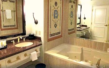 Both master bedrooms have a whirlpool tub overlooking the city. Nevada Jacuzzi® Suites - Excellent Romantic Vacations