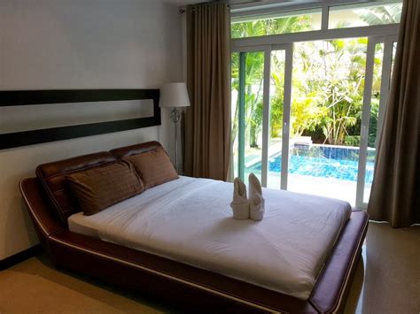 pattaya real estate market luxury tropical pool villa for sale in jomtien beach