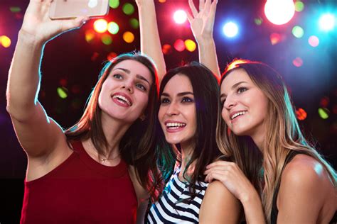 85 Spontaneous And Cheap Girls Night Out Ideas The Dating Divas