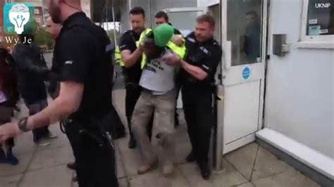 Sacked Tesco Security Guard Is Taken Away By Police Amid Protests Youtube