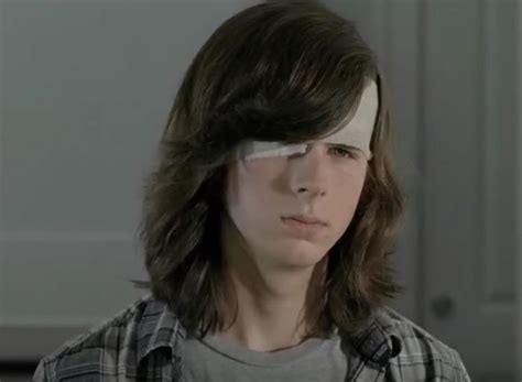 So many women think of cutting their hair short but are either unsure about the result, afraid to look ridiculous or uncertain about the choice of the right and most flattering cut. The Walking Dead's Chandler Riggs Joins 'Inherit The Viper' And Gets A Hair Cut - horrorfuel.com