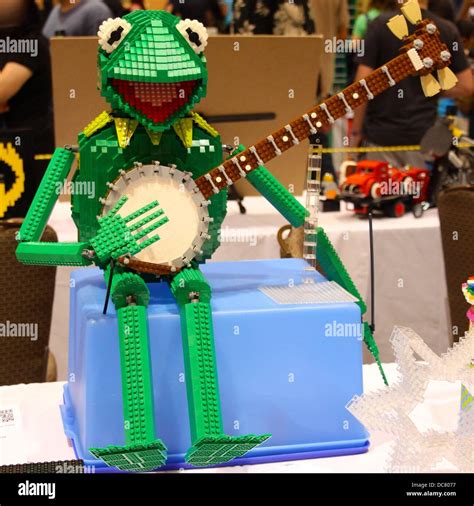 Kermit Playing Banjo