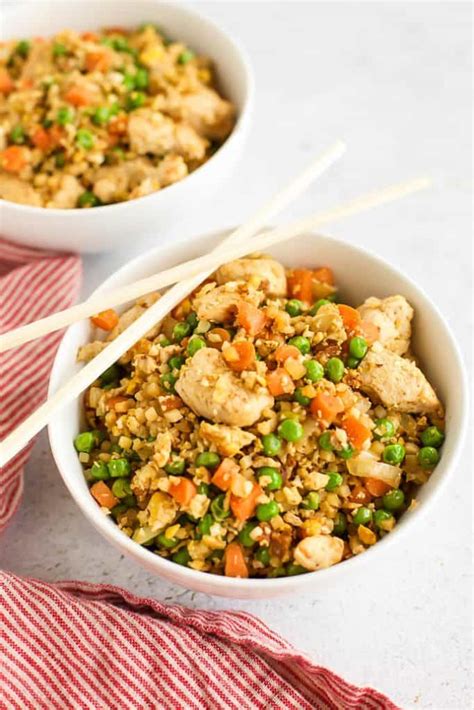 Making this cauliflower fried rice might even be easier than traditional fried rice, because there's no boiling involved! Chicken Fried Cauliflower Rice - My Recipe Magic
