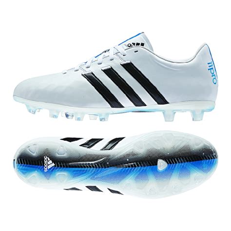 04.01.2018 · toni kroos has been wearing almost always the same boots after he switched from the old adidas adipure iv boots (released in 2011) in april 2014. Toni Kroos Football Shoes