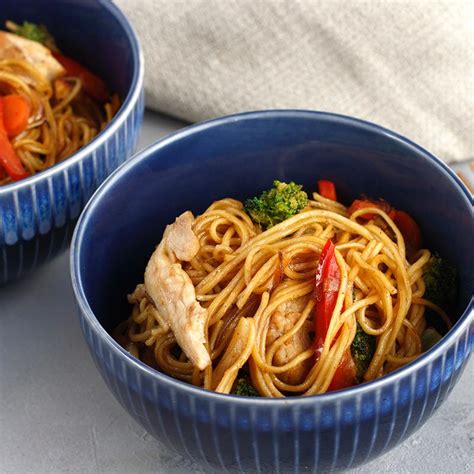 Also, don't use too much corn. Chicken & Vegetable Lo Mein | Simply Asia