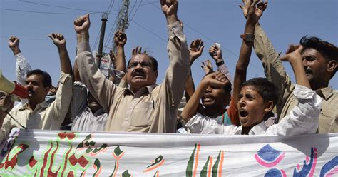 Pakistani Schools Protest After Shooting Of Young Girl