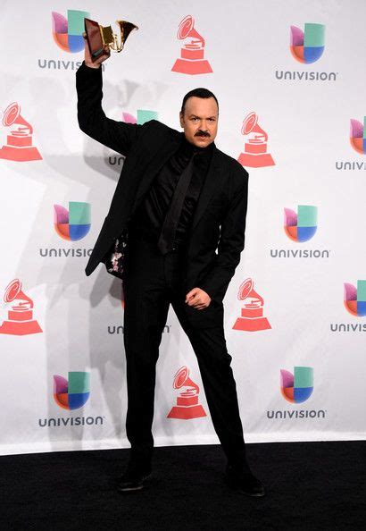 Pepe aguilar junto a sus hijos, ángel y leonardo, dieron un emotivo show incluido el himno mexicano, previo a la pelea del 'canelo'. Who is Pepe Aguilar dating? Pepe Aguilar girlfriend, wife