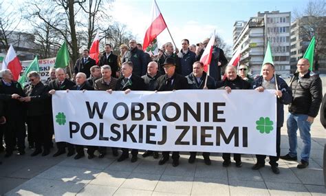 Warszawa Manifestacja Rolników W Obronie Polskiej Ziemi Blaber