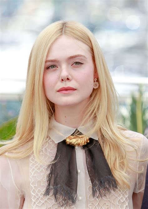 elle fanning style dakota and elle fanning hollywood celebrities hollywood actresses best