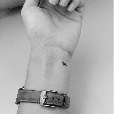 Simple Bird Tattoo Simple Bird Tattoo Bird Tattoos For Women Cool