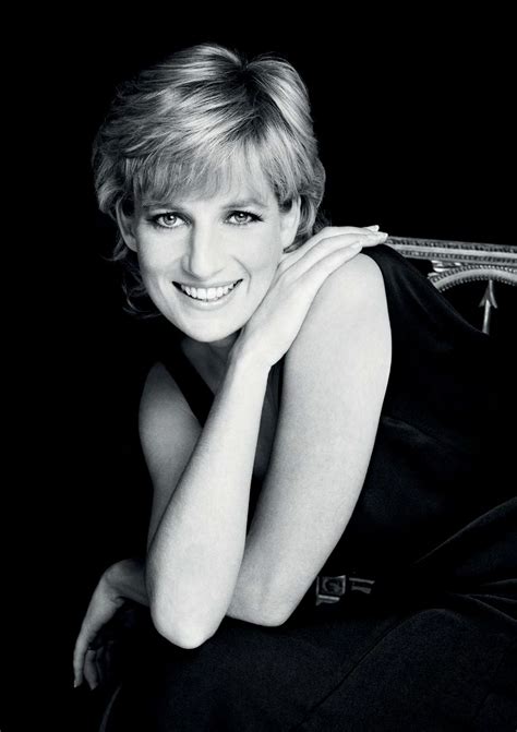 August 1997 in paris, frankreich) war als erste ehefrau des derzeitigen britischen thronfolgers charles von 1981 bis 1996 kronprinzessin des vereinigten. DIANA, PRINCESS OF WALES | Pocketmags.com