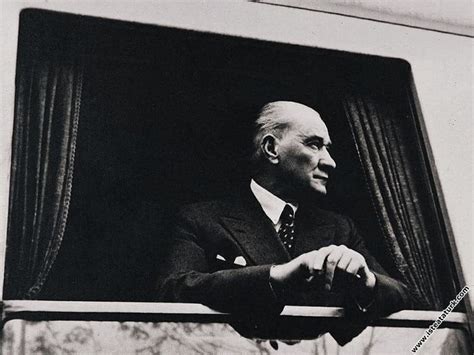 Mustafa Nejat Adl Kullan C N N Ataturk Panosundaki Pin Galeri Tarih