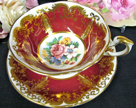 We offer a wide selection of fine porcelain tea cups and saucers in a wide variety of floral patterns and styles. PARAGON TEA CUP AND SAUCER RED & FLORAL ROSE PATTERN ...