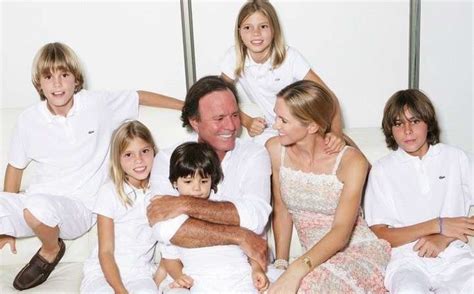 Julio iglesias & miranda rijnsburger married, children. Las hijas gemelas de Julio Iglesias crecieron y enamoraron ...