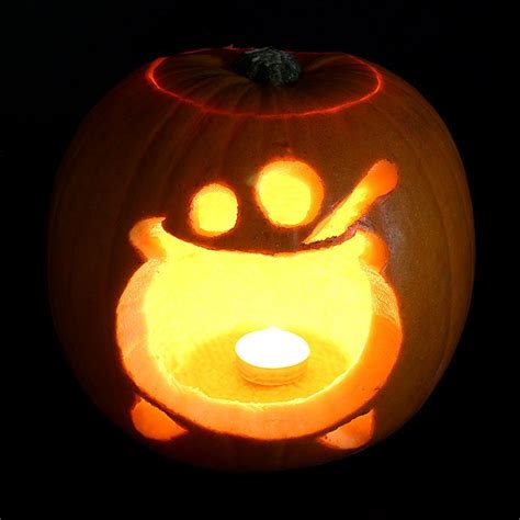 You can use these patterns, stencils, templates, models, and shapes as a guide to make other objects or to transfer designs. How to Throw the Ultimate Kids' Halloween Party | Party ...
