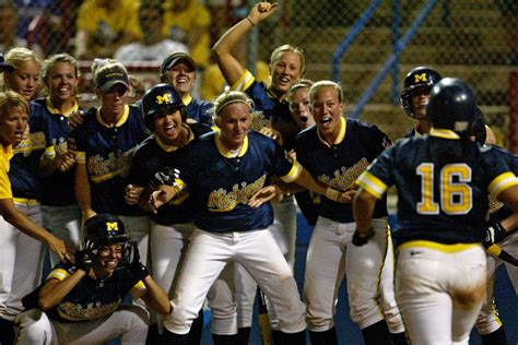 Finals Flashback Michigan Softball Following Plot Of 2005 National Champs With Game One Loss