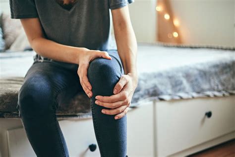 Is Your Knee Pain Worse At Night 6 Ways To Improve Pain Us News
