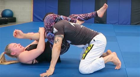 How To Choke An Attacker Out Unconscious Using Your Legs Strong