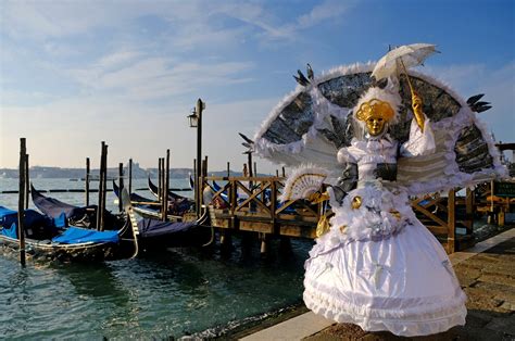 Venice Carnival 2018 Photos Best Costumes And Masks At This Years