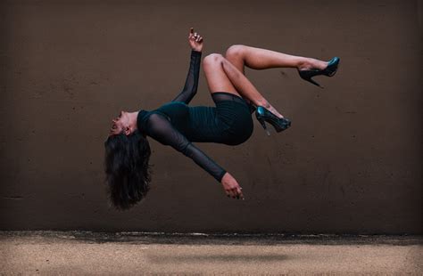 Levitation Photography Without Using Photoshop Miops