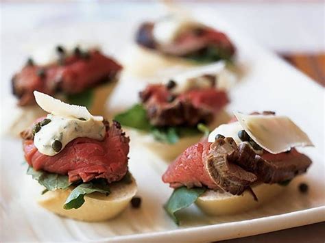 A beef tenderloin roast can be the centerpiece for dinner with your family or guests. Seared Beef Tenderloin Mini Sandwiches with Mustard-Horseradish Sauce | Mini sandwiches, Food ...