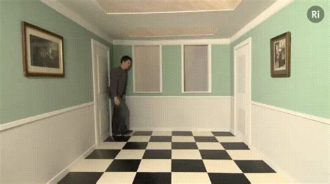Ames Room Illusion