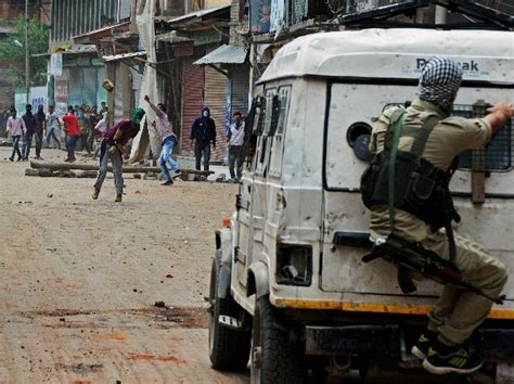 Curfew Lifted Clashes Begin In Kashmir