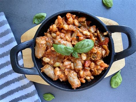 Italiaanse witte bonen in tomatensaus