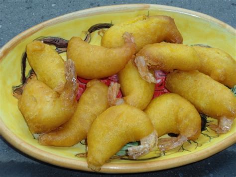 Per preparare questa ricetta iniziate a pulire gamberi, eliminate il filo dell'intestino, eliminate la testa, sgusciate, lavateli sotto acqua corrente, fateli. Gamberi in pastella - Blog Family