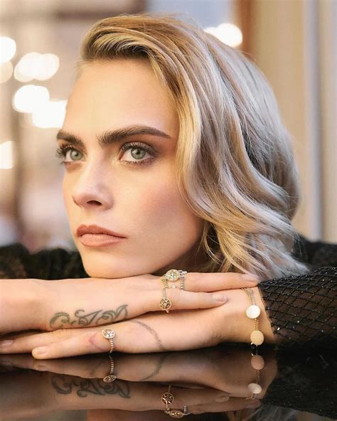 Acervo On Twitter Cara Delevingne Acha Que Os Homens Não Têm As Ferramentas Certas Para