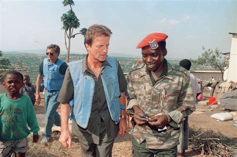 Bernard kouchner was born on november 1, 1939 in avignon, vaucluse, france. Rwanda, « Mitterrand m'a dit : Kouchner, vous exagérez