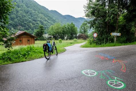 The Danube Cycle Path In Austria Schl Gener Schlinge Loop Near Linz