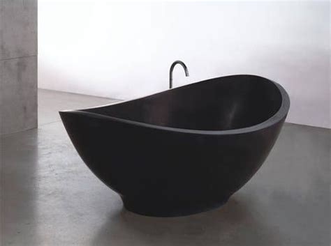 Schwarze Badewanne