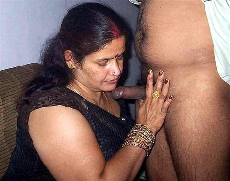 Desi Aunty Hottest Blowjob Very HOT Porno 100 Free Pictures Comments 3
