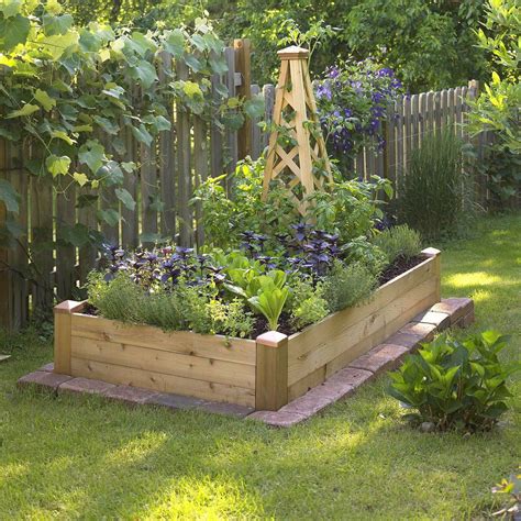 Small Space Gardening Build A Tiny Raised Bed Small Garden Veg Plants