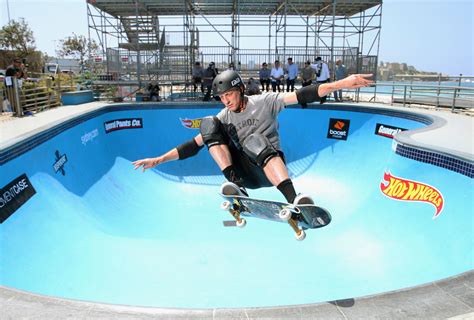The father of four and husband of one, tony hawk is arguably the single most influential skateboarder of all time. „Tony Hawk's Pro Skater": Erste Teile des Videospiels ...
