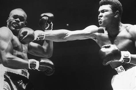 Paying tribute to the life & legacy of muhammad ali. 10 Muslim Athletes that brought about Change - Imams Online