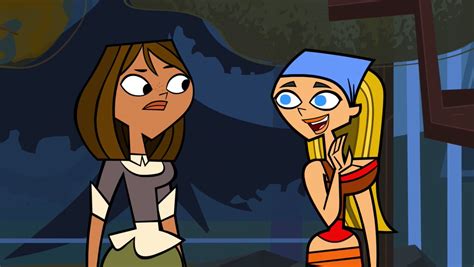 Image Courtney And Lindsay In Heroes Vs Villainspng Total Drama