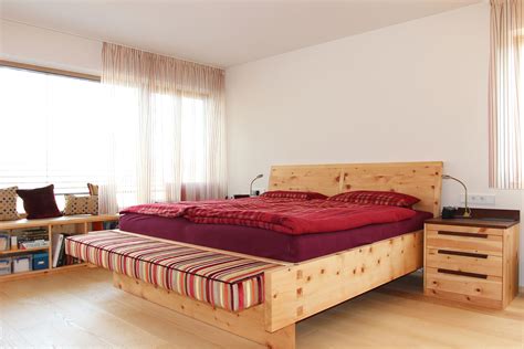 Für menschen, die grundsätzlich schlecht schlafen oder gestresst sind, können schlafzimmer aus zirbenholz also durchaus eine linderung der beschwerden herbeiführen. Moderne Schlafzimmer Aus Zirbenholz - Caseconrad.com