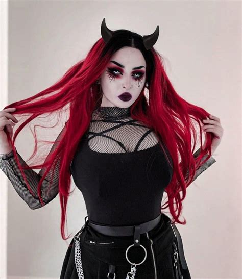 gothic girls goth beauty dark beauty steampunk fashion gothic fashion corset en cuir