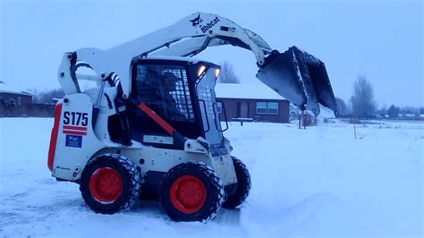 Bobcat S175 Snow Plowing 2017 Youtube