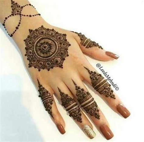 Simple Gol Tikka Mehndi Designs For Hands In 2022 2023 Fashioneven