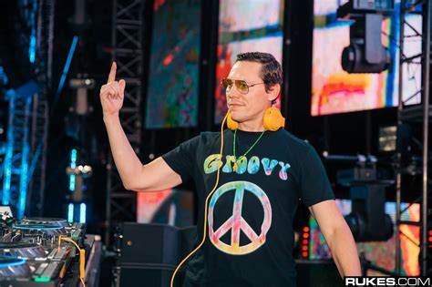 Tiësto Goes Deep With Atlantic Records Debut The Business Listen