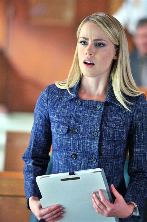 Amanda Schull In Suits Mom Outfits Suits Series Suits Season