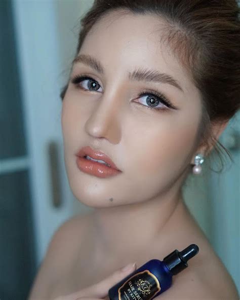 ruethaipreeya nuanglee most beautiful thai trans models skin care and beauty products thai